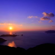 展望所『夕日の丘』からは朝焼けも夕焼けもみることができる/加計呂麻島